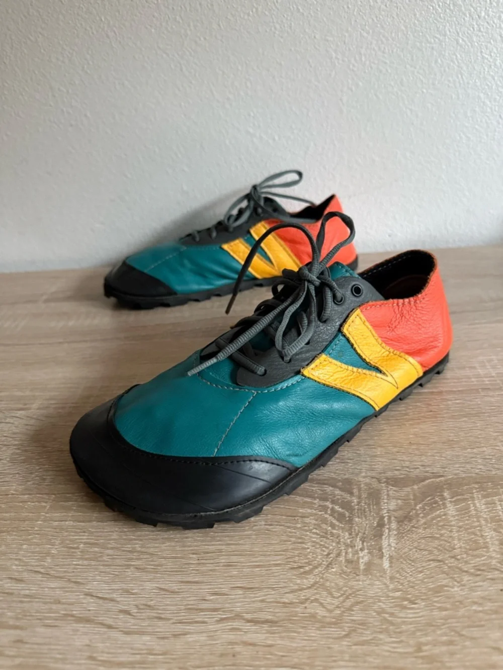 Softstar Megagrip Primal RunAmoc Athletic Trainers - Picture 4 of 14